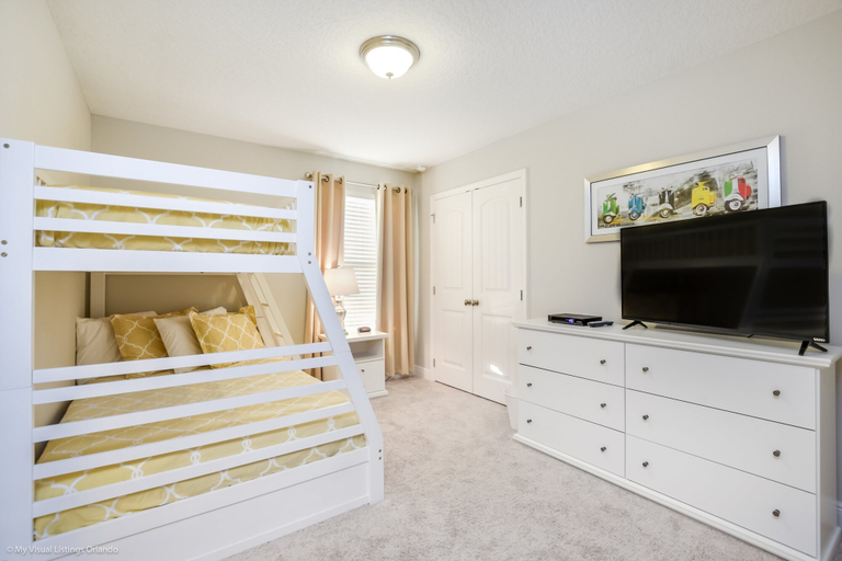 Bedroom 1, 6 Bed 4 Ba Villa with Pool & Spa, Polk