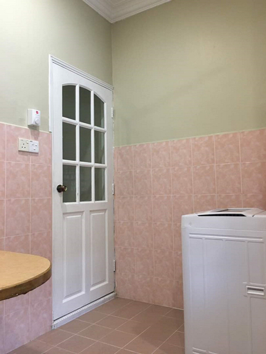 Bathroom 4, DeKota Homestay Jonker Melaka, Malacca City