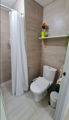 Bathroom, Apartemen Silktown Alexandria Best Studio - Alam Sutera, Tangerang