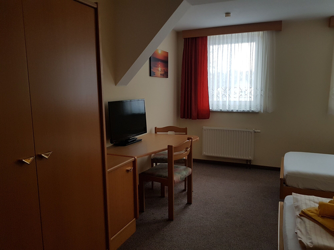 Bedroom 2, Gasthof & Pension Zur Friedenseiche, Bautzen