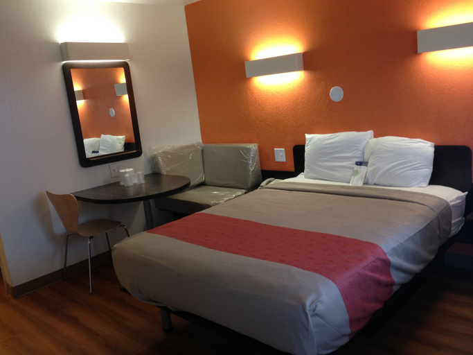 Bedroom 3, Motel 6 Bessemer, AL - Birmingham, Jefferson