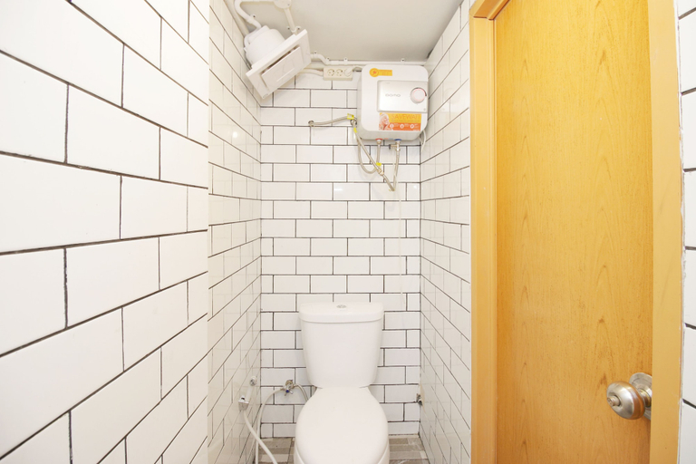 Bathroom 5, Kamar Keluarga Fatmawati, South Jakarta