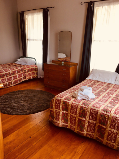 Bedroom 2, Raglan Harbour View Hotel, Waikato