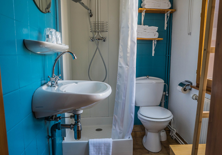 Bathroom 4, Au Vieux Moulin, Haut-Rhin