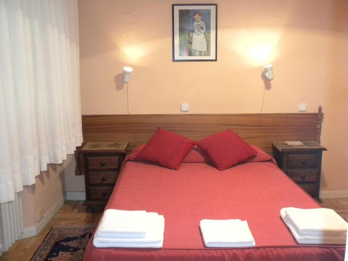 Others 5, Hostal San Martin, Madrid