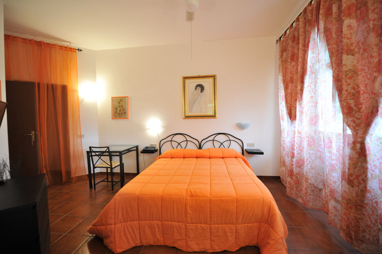Bedroom 3, Agriturismo Il casale delle Ginestre, Roma