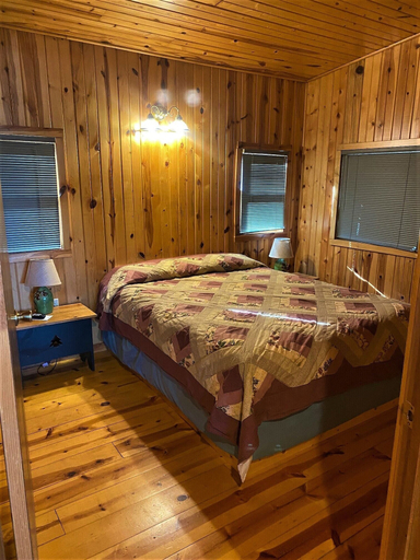 Bedroom 2, Timber Haven Cabins, Pennington