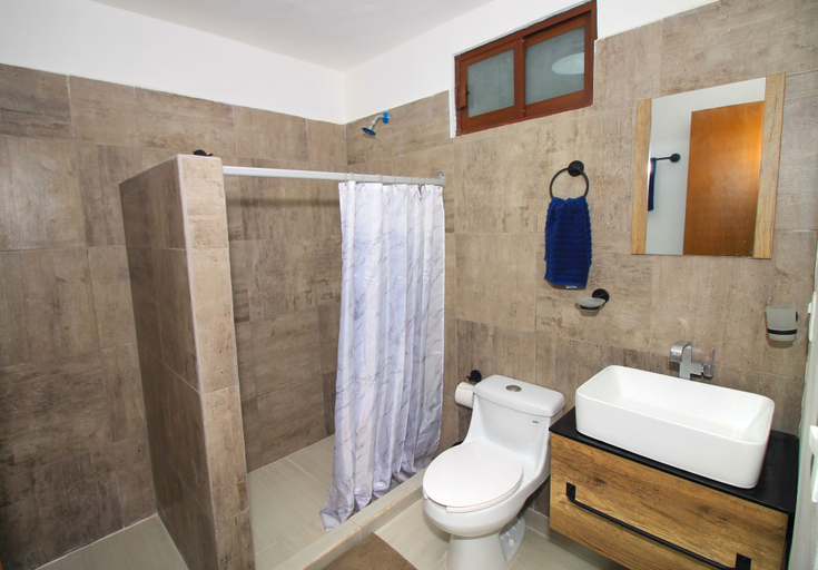 Bathroom 4, Blue Angel, Cozumel