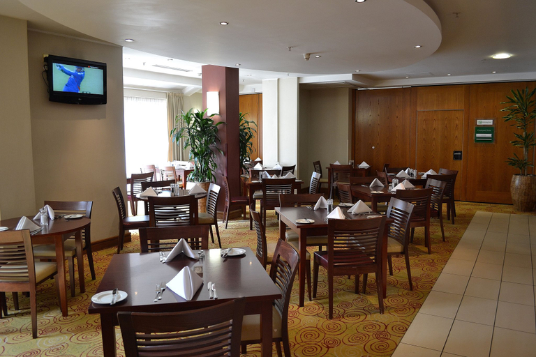 Food & Drinks 5, Holiday Inn NORTHAMPTON by IHG, Northamptonshire