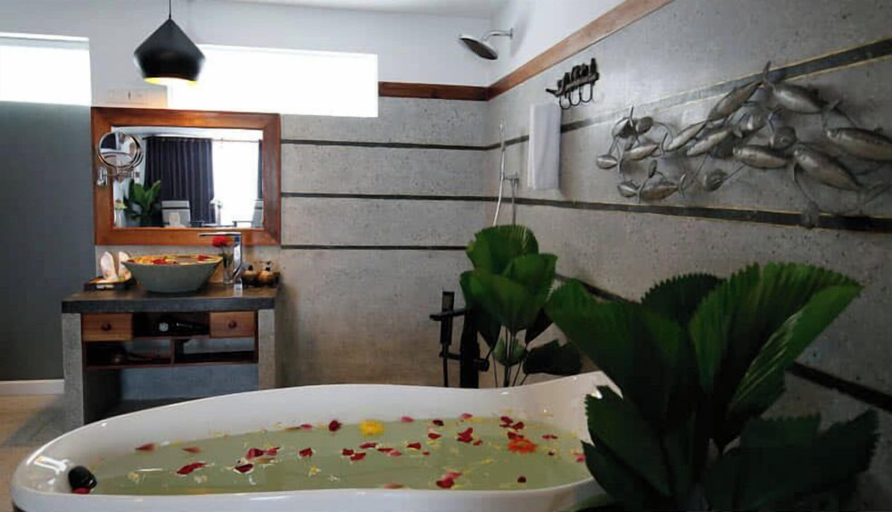 Bathroom 4, The Night Hotel, Siem Reap