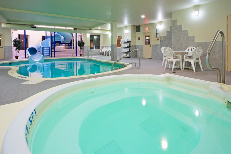 Sport & Beauty 4, Holiday Inn & Suites REGINA by IHG, Division No. 6