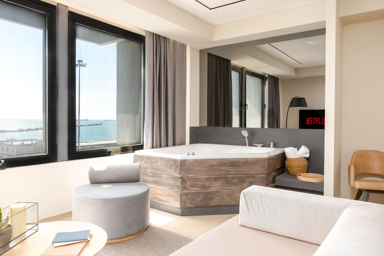 Bedroom 4, Sea & the City, Central Macedonia