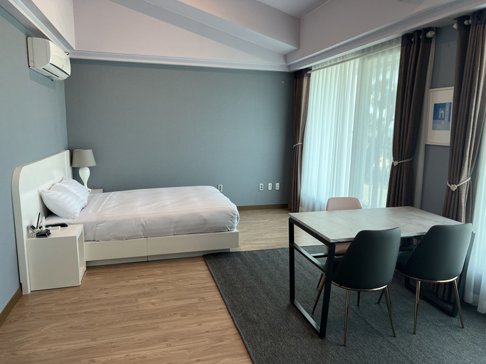 Bedroom 4, Pinebeach Hotel Pohang, Pohang