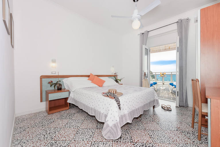 Bedroom 5, Hotel Villa Sirena, Napoli