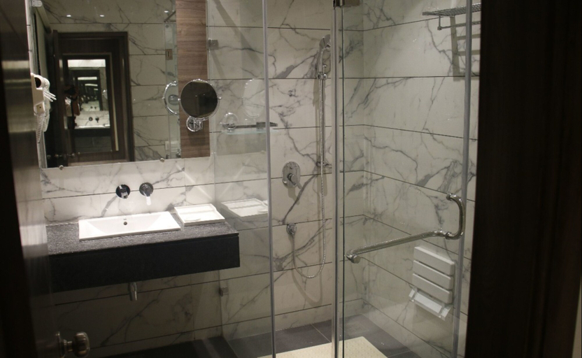 Bathroom 4, AB Clarks Inn Jalandhar, Jalandhar