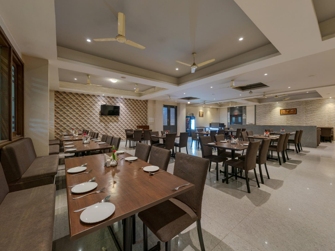 Food & Drinks 2, Hotel Royal Palace, Satara