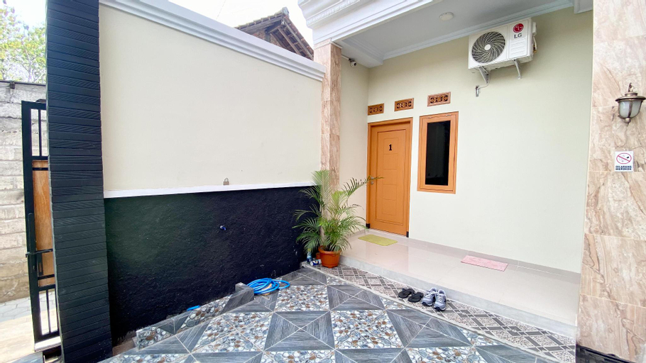 Exterior & Views 2, Madina Guest House Syariah near Gembira Loka Zoo Yogyakarta Mitra RedDoorz, Bantul