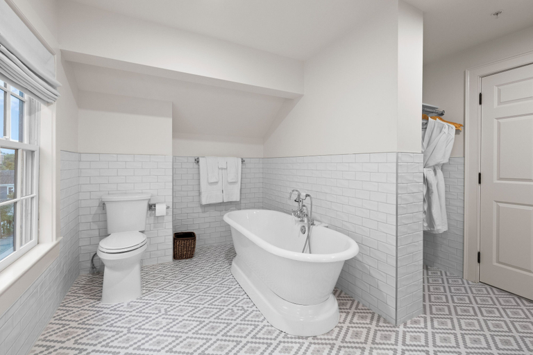 Bathroom 4, The Davenport Inn, Rockingham