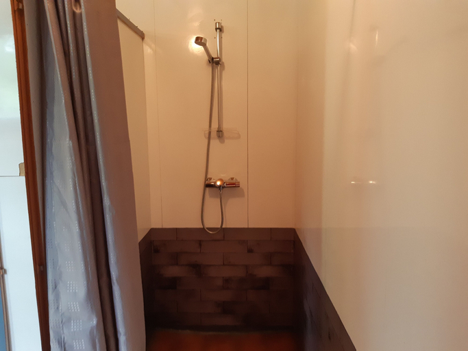 Bathroom 3, Eidsdal Camping og Feriehus, Norddal