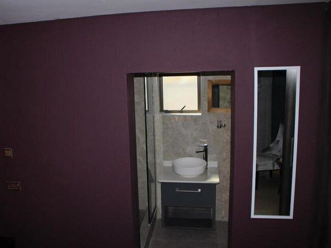 Bathroom 3, Thavhani boutique hotel, Vhembe