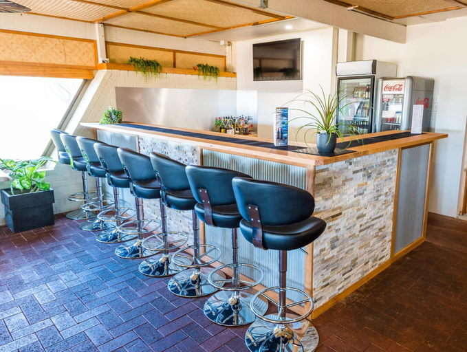 Food & Drinks 5, Hospitality Carnarvon, SureStay by Best Western, Carnarvon