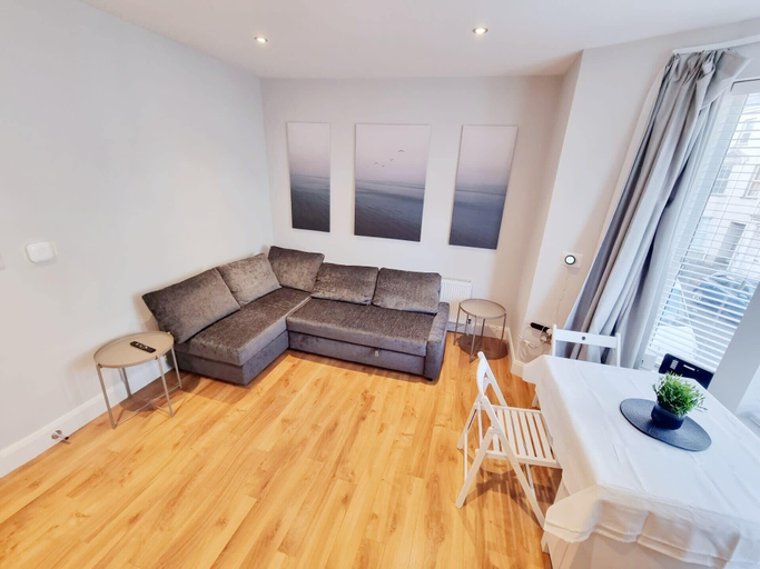 Others 5, Princess Green - Portrush by the Sea, Causeway Coast and Glens