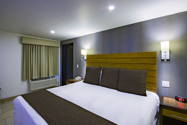 Bedroom 13