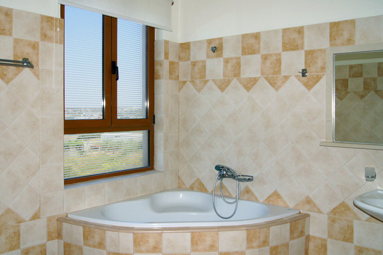 Bathroom, Stavromenos Villas, Crete