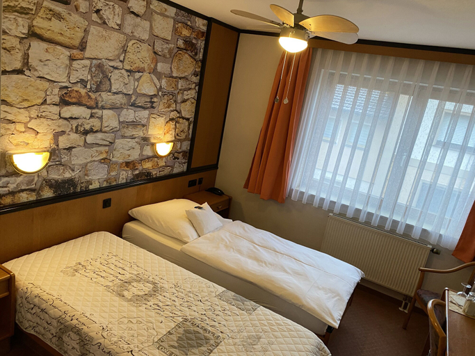Bedroom 4, Hotel Seebach, Erlangen-Höchstadt