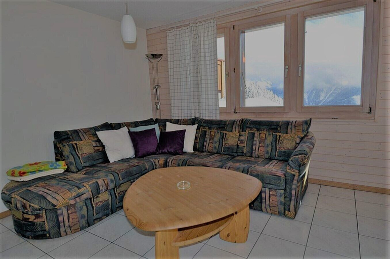 Others 5, Artus 2, Raron