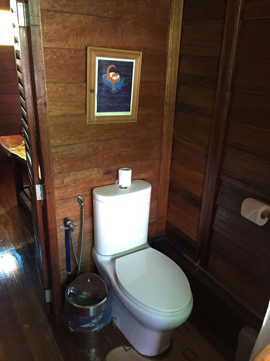 Bathroom 4, Tanabendang Banglos, Langkawi