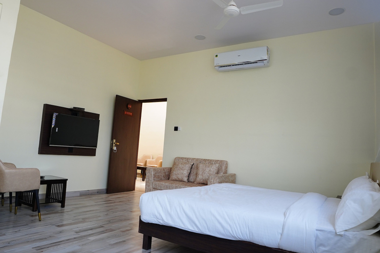 Bedroom 5, Hotel Radhe Inn, Yavatmal