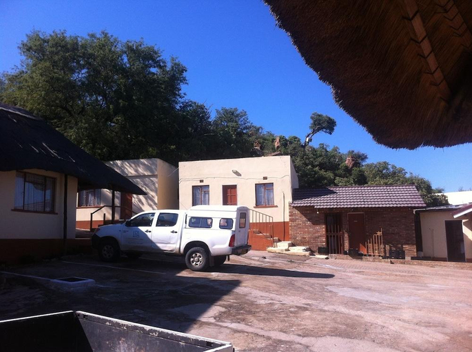 Others 2, Maeto Lodge, Mahalapye