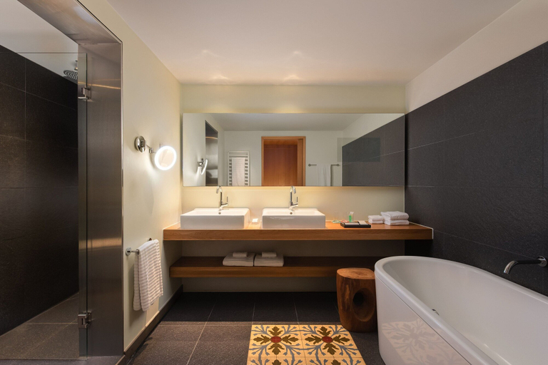 Bathroom 5, Le Meridien Barcelona, Barcelona
