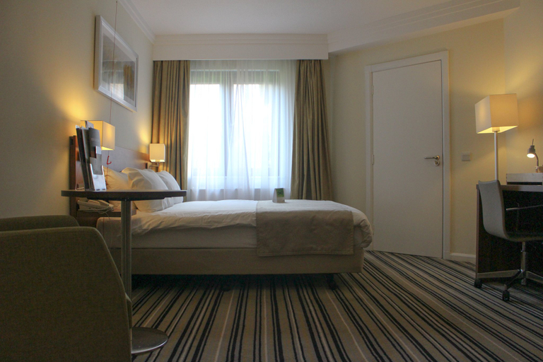 Bedroom 5, Holiday Inn TAUNTON M5, JCT.25 by IHG, Somerset