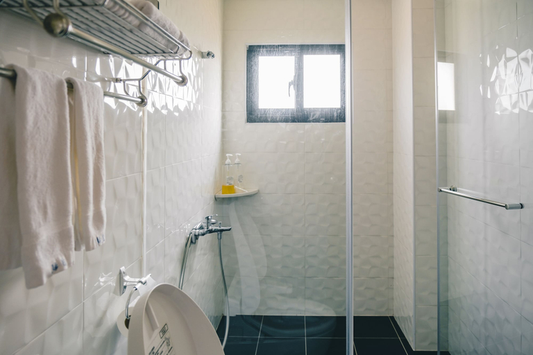 Bathroom 3, Destination Inn, Penghu