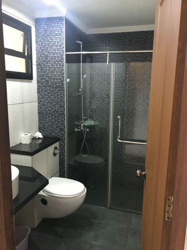 Bathroom, Riviera Foothills, North Goa
