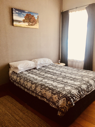 Bedroom 5, Raglan Harbour View Hotel, Waikato