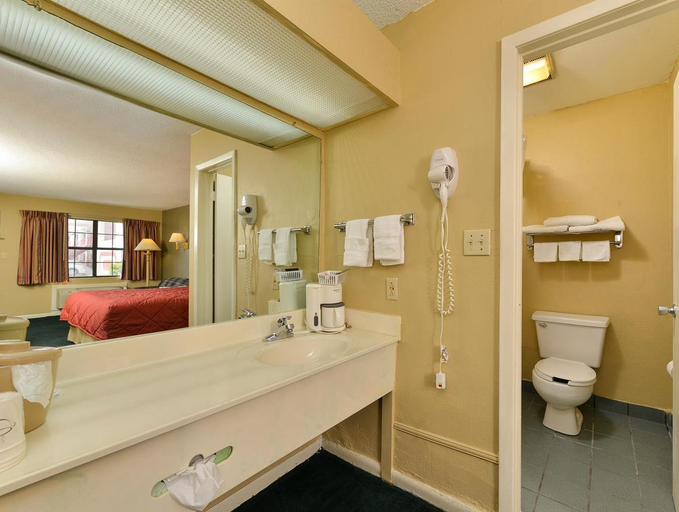 Bathroom 4, Americas Best Value Inn Meridian, Lauderdale