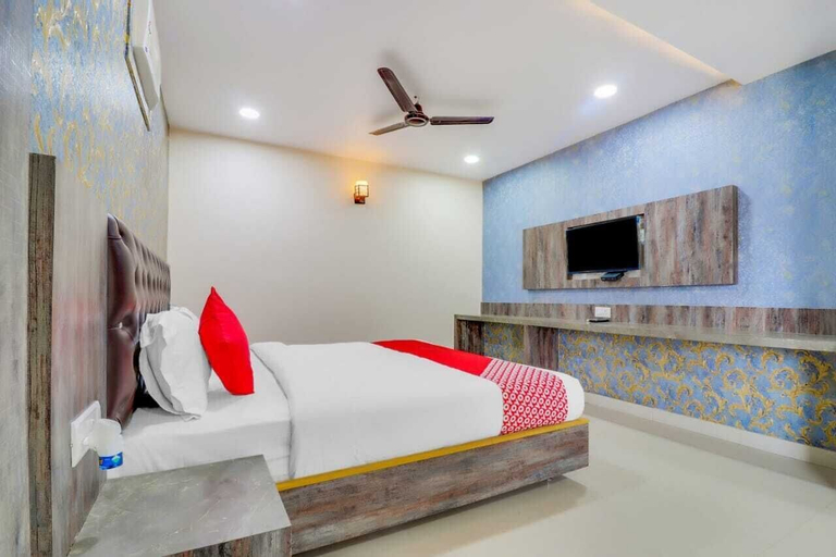 Bedroom, Hotel Raj Palace, Azamgarh