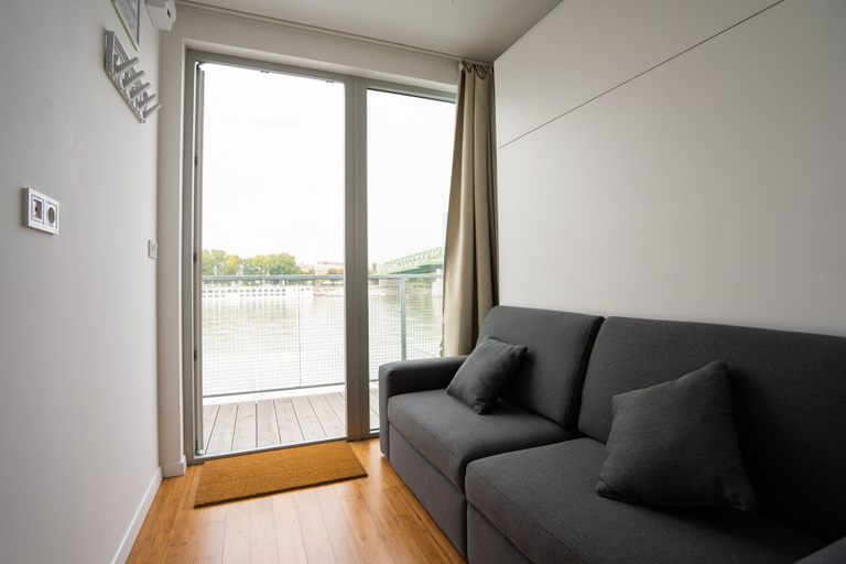 Others 4, Sundeck botel, Bratislava V