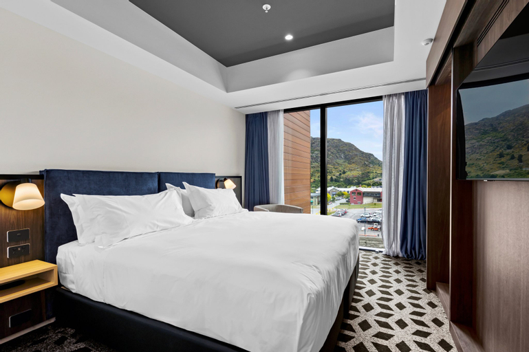 Bedroom 4, Holiday Inn QUEENSTOWN REMARKABLES PARK, Queenstown-Lakes