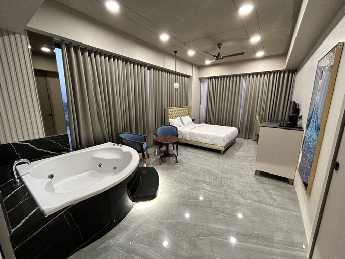Bathroom 3, Apricot Motera, Gandhinagar
