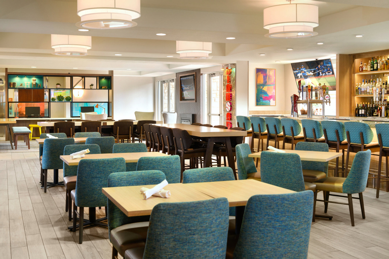 Food & Drinks 2, Holiday Inn & Suites OAKLAND - AIRPORT, Alameda