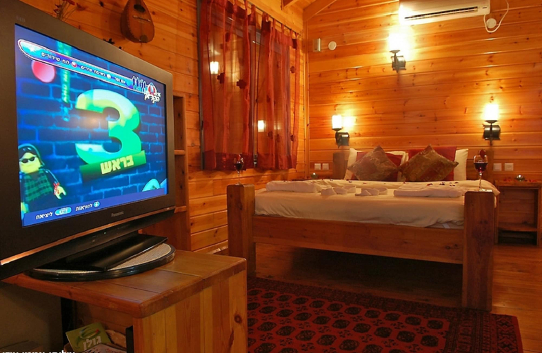 Bedroom 3, Musical Garden Cabins