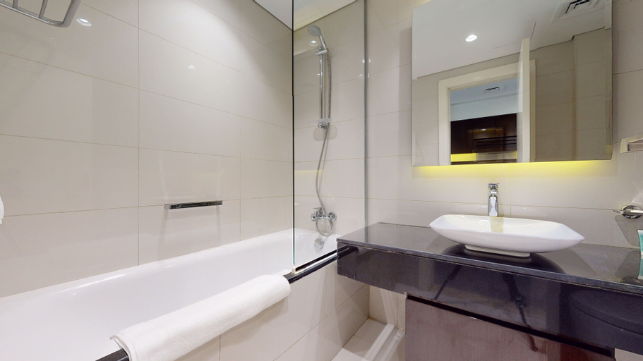Bathroom 4, Majestine 1616A, Dubai