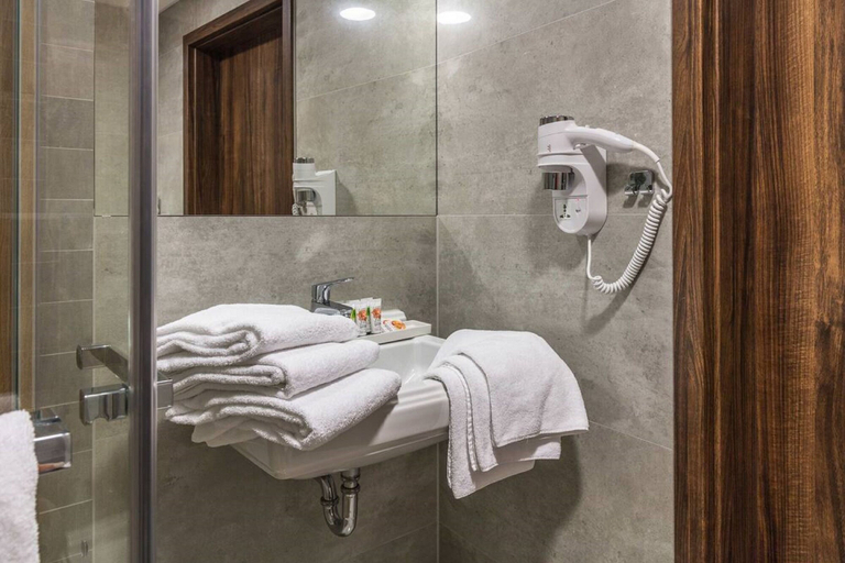 Bathroom 5, Vulcan Hotel, Szczecin