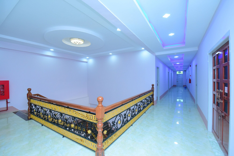 Others, Royal Palace Hotel, Magwe Minbu