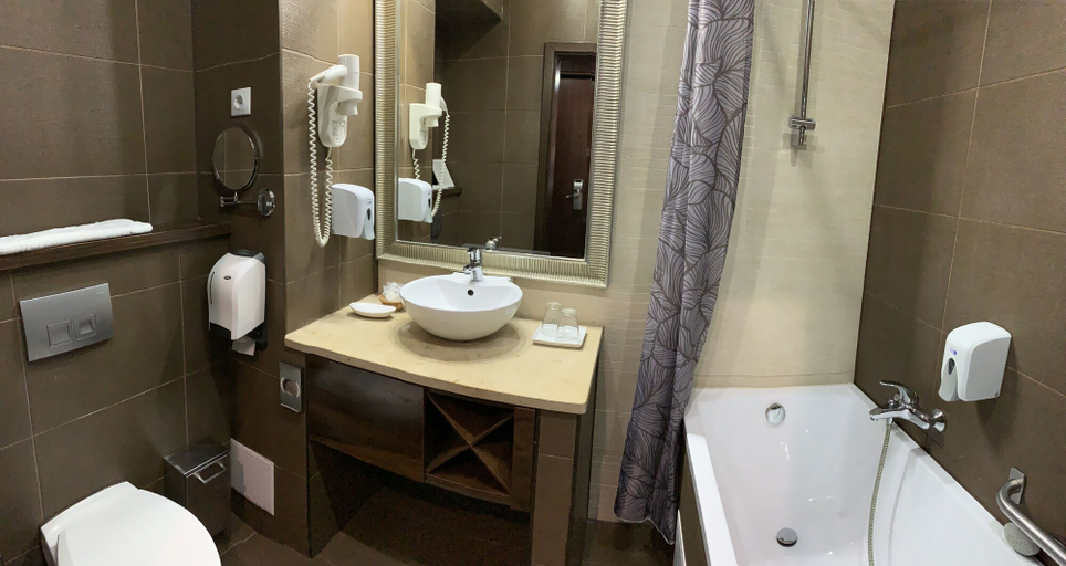 Bathroom 4, Bastya Conference and Wellness Hotel, Miskolci