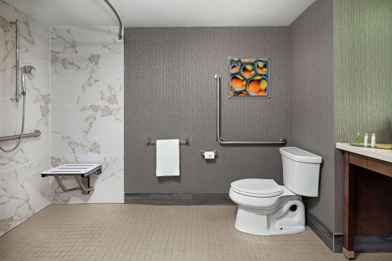 Bathroom 5, DoubleTree by Hilton Toronto Airport, Toronto